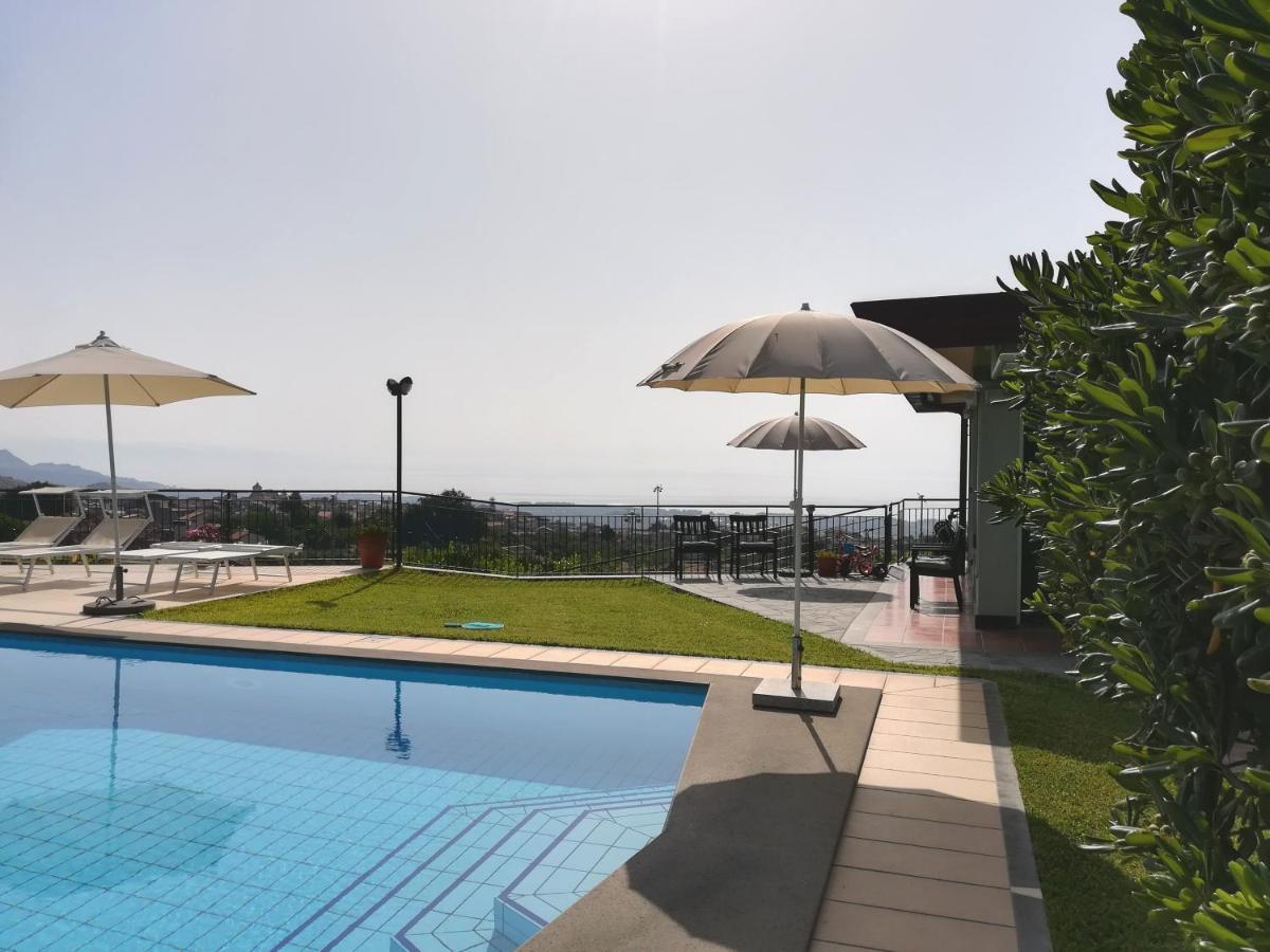 Villa Capogrecale - Piscina Riscaldata بيديمونتي إتنيو المظهر الخارجي الصورة