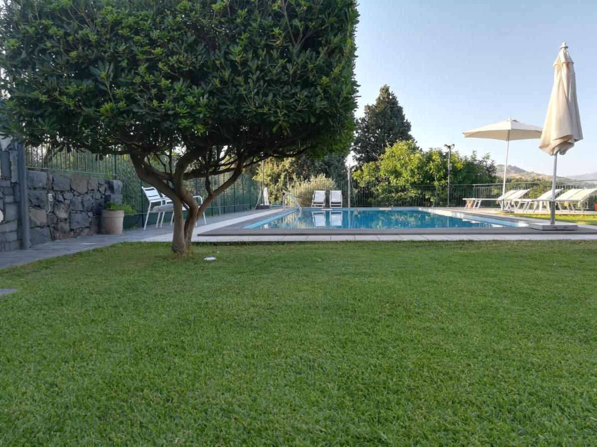 Villa Capogrecale - Piscina Riscaldata بيديمونتي إتنيو المظهر الخارجي الصورة