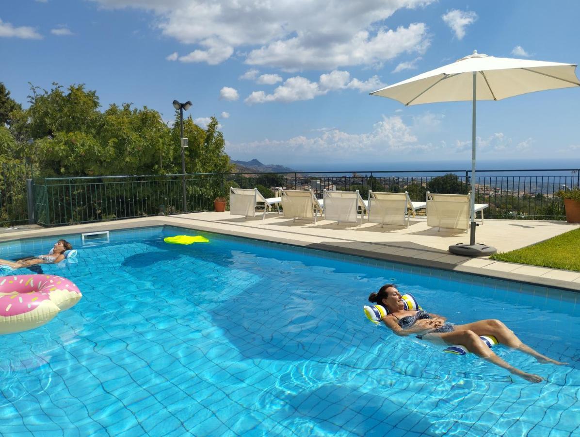 Villa Capogrecale - Piscina Riscaldata بيديمونتي إتنيو المظهر الخارجي الصورة