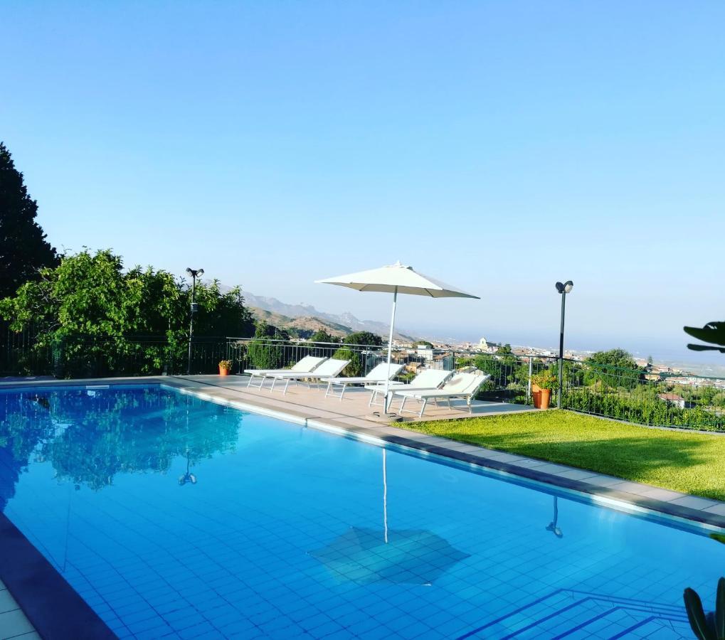 Villa Capogrecale - Piscina Riscaldata بيديمونتي إتنيو المظهر الخارجي الصورة